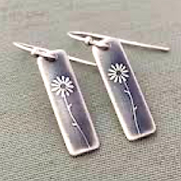 Vintage Silver Daisy Dangle Earrings, Stainless Steel Boho Tribal Minimalist - Picture 8 of 9